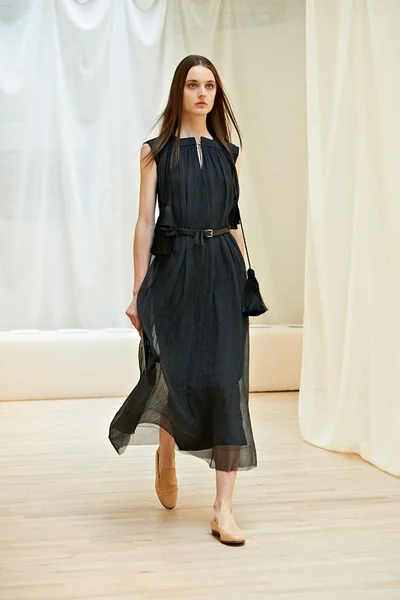 Look 3
